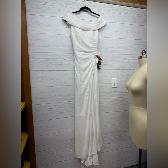 Mac Duggal size 0 white gown wedding bachelorette off shoulder high slit - Picture 2 of 8